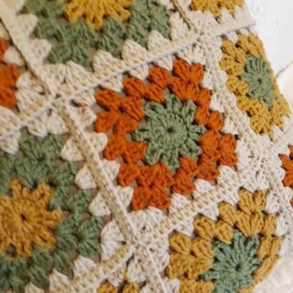 Granny Square Pillowcases by hand - Picture 1 of 3